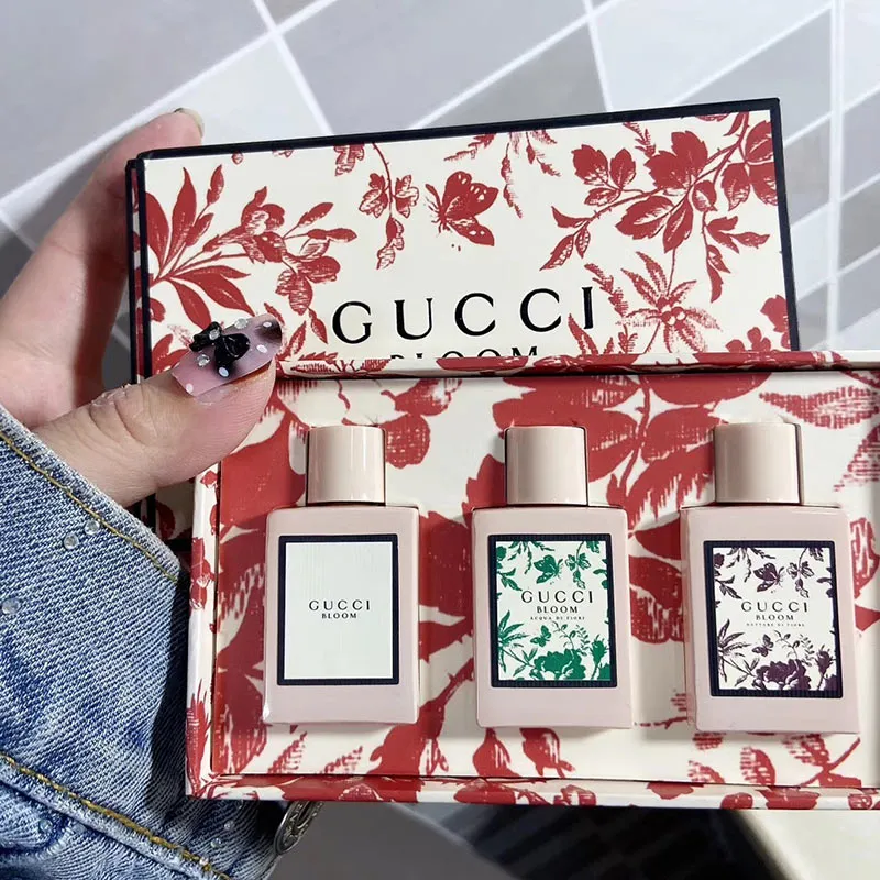 Gucci Small Sample Floral Three Piece Set 5mlx3 Red Bustling, Green Bustling, Black Bustling Gucci Small Sample Floral Three Piece Set 5mlx3 Red Bustling, Green Bustling, Black Bustling