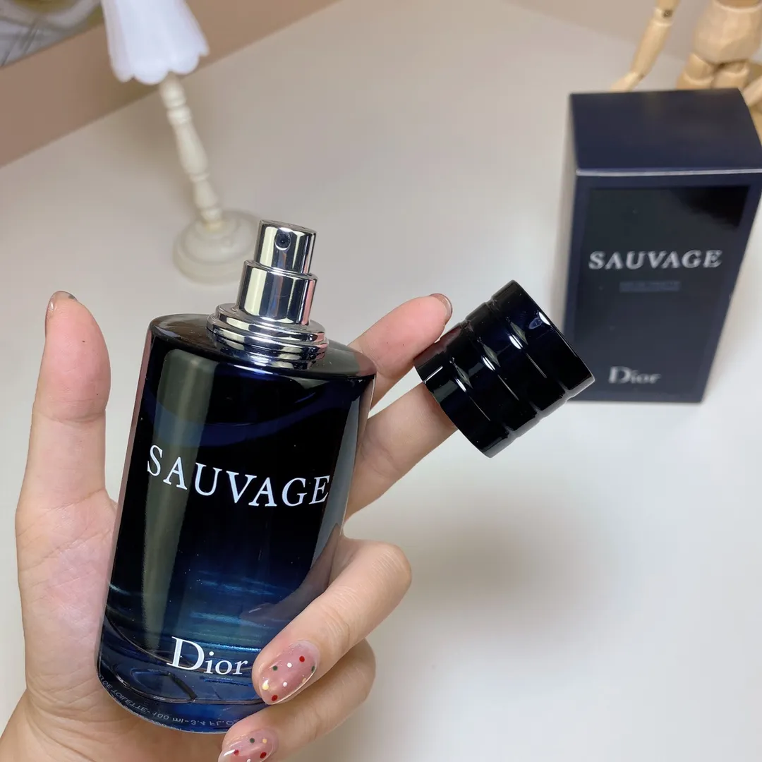 Dior Sauvage Eau De Toilette 100ml Dior Sauvage Eau De Toilette 100ml