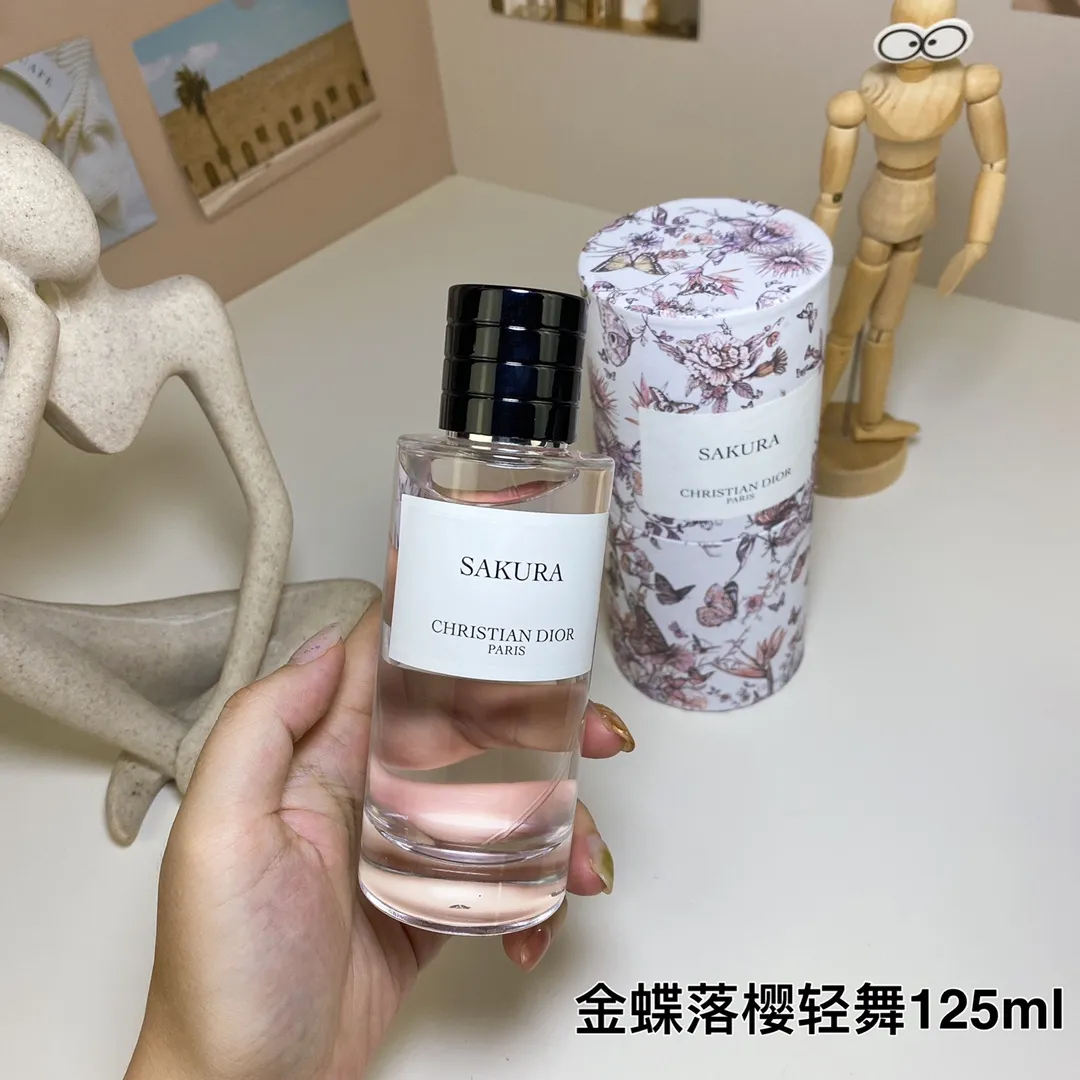 Falling Cherry Light Dance Golden Butterfly ManDance Limited Edition 125ml Falling Cherry Light Dance Golden Butterfly ManDance Limited Edition 125ml