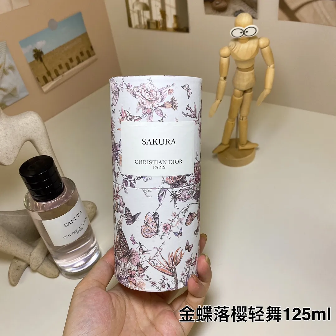 Falling Cherry Light Dance Golden Butterfly ManDance Limited Edition 125ml Falling Cherry Light Dance Golden Butterfly ManDance Limited Edition 125ml
