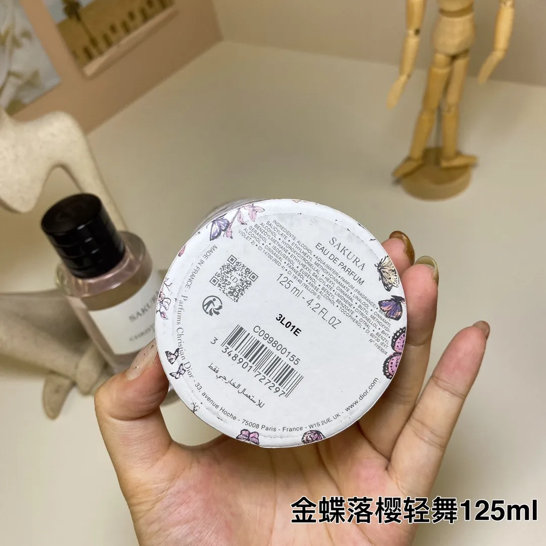 Falling Cherry Light Dance Golden Butterfly ManDance Limited Edition 125ml Falling Cherry Light Dance Golden Butterfly ManDance Limited Edition 125ml