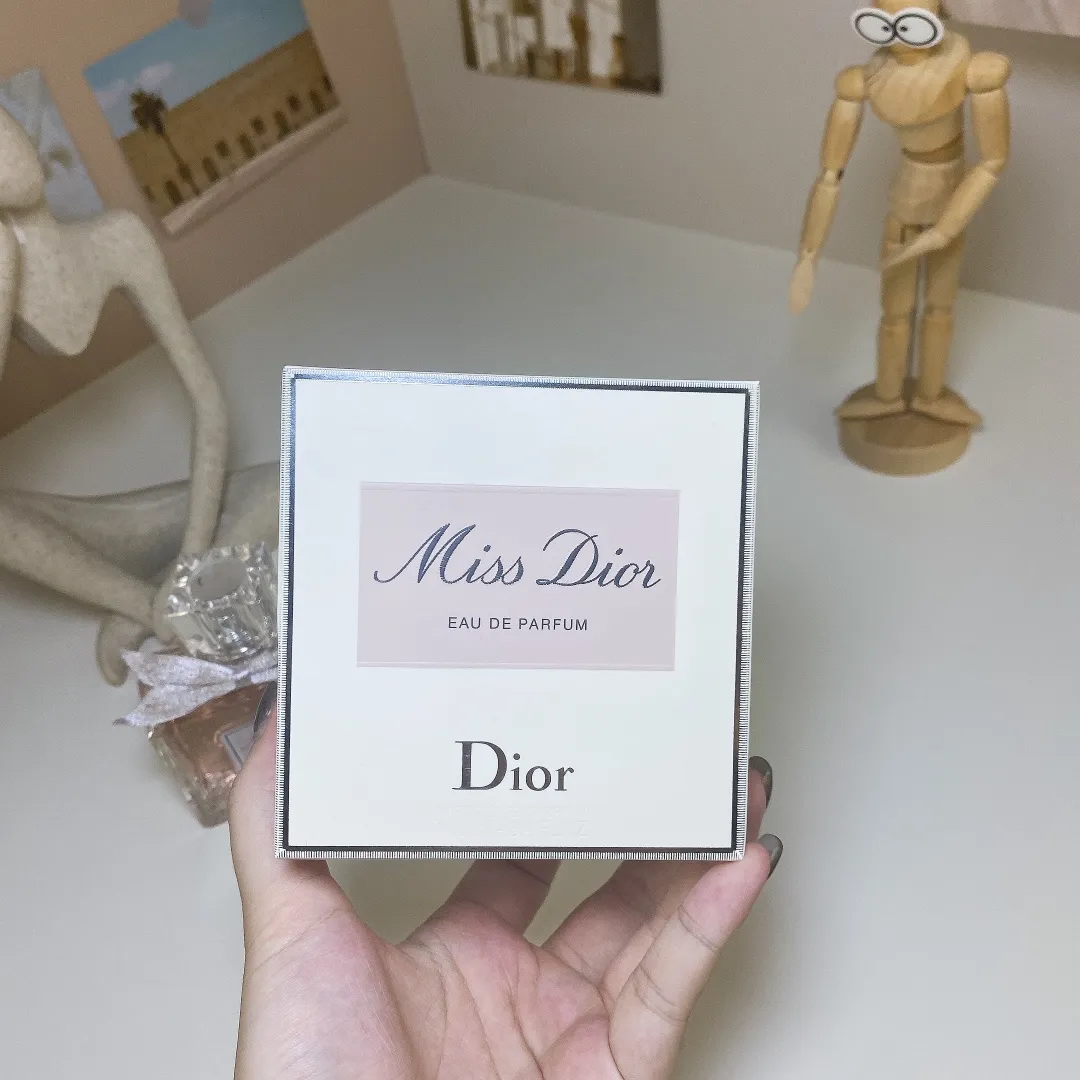 Dior Gowning Dress Ribbon Miss Sweetheart Women's Perfume 100ml Dior Gowning Dress Ribbon Miss Sweetheart Women's Perfume 100ml