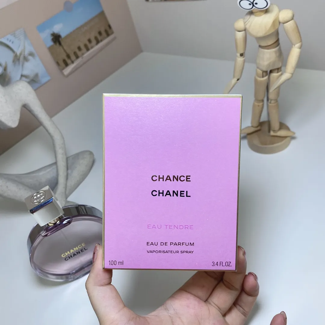 Chanel Iron Cap Powder Meets Strong Fragrance 100ml Chanel Eau Tendre Eau de Parfu Chanel Iron Cap Powder Meets Strong Fragrance 100ml Chanel Eau Tendre Eau de Parfu