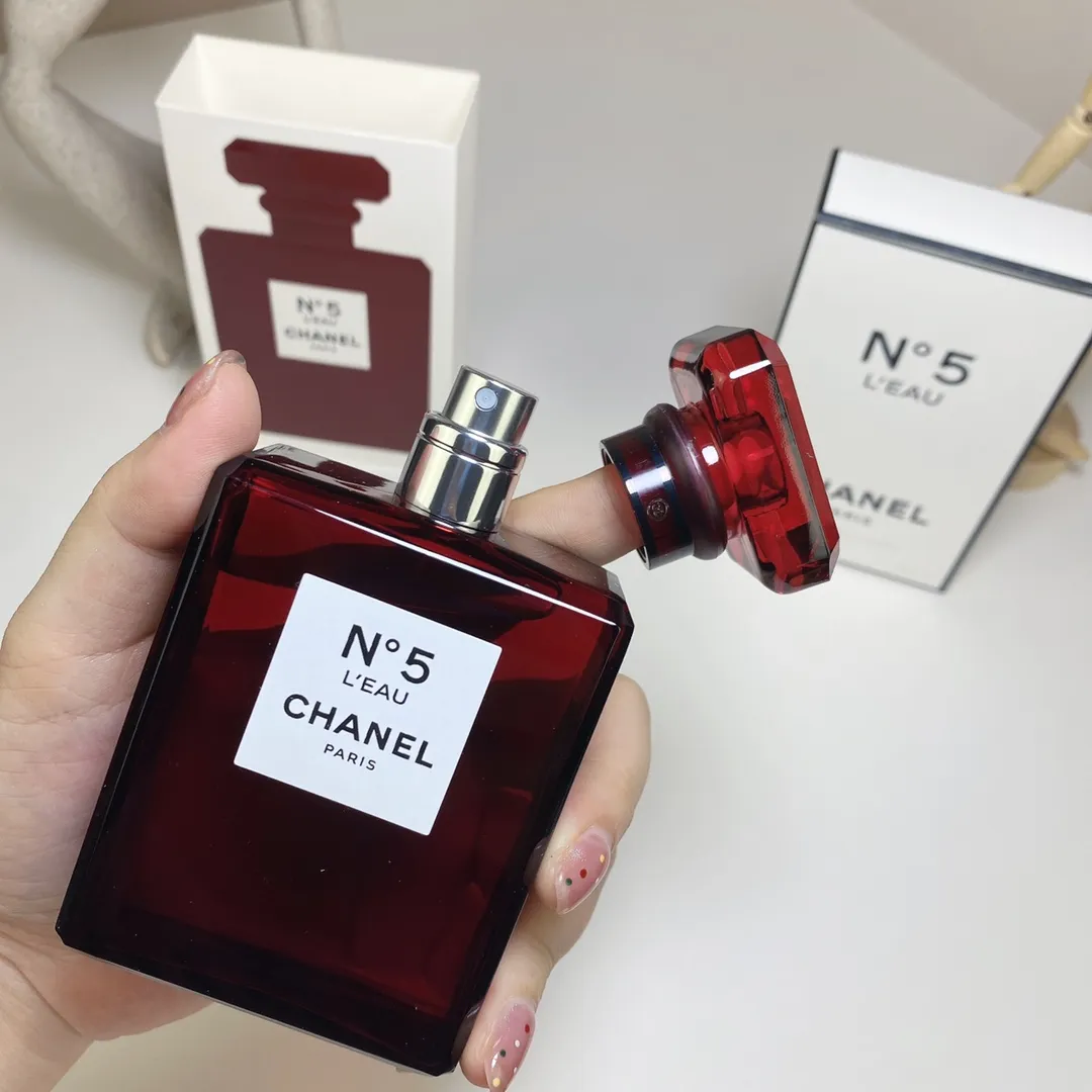 Chanel Light Red No. 5 Water Christmas Limited Edition 100ml Chanel No 5 L'Eau Red Editio Chanel Light Red No. 5 Water Christmas Limited Edition 100ml Chanel No 5 L'Eau Red Editio