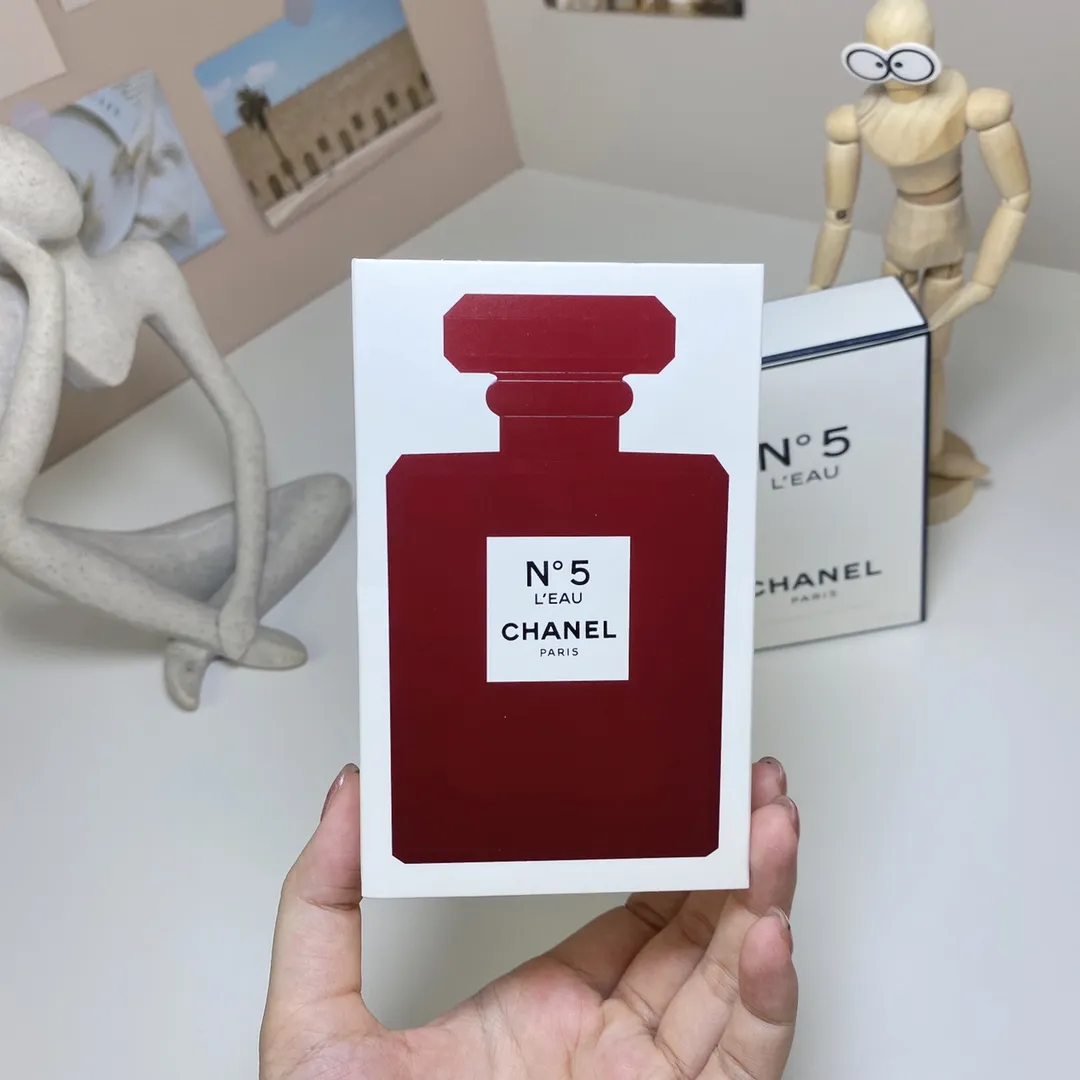 Chanel Light Red No. 5 Water Christmas Limited Edition 100ml Chanel No 5 L'Eau Red Editio Chanel Light Red No. 5 Water Christmas Limited Edition 100ml Chanel No 5 L'Eau Red Editio