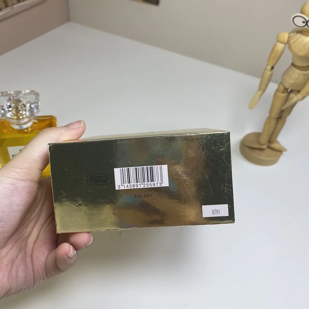 Chanel Wood Box Yellow No.5 Light Essence 100ml Chanel Wood Box Yellow No.5 Light Essence 100ml