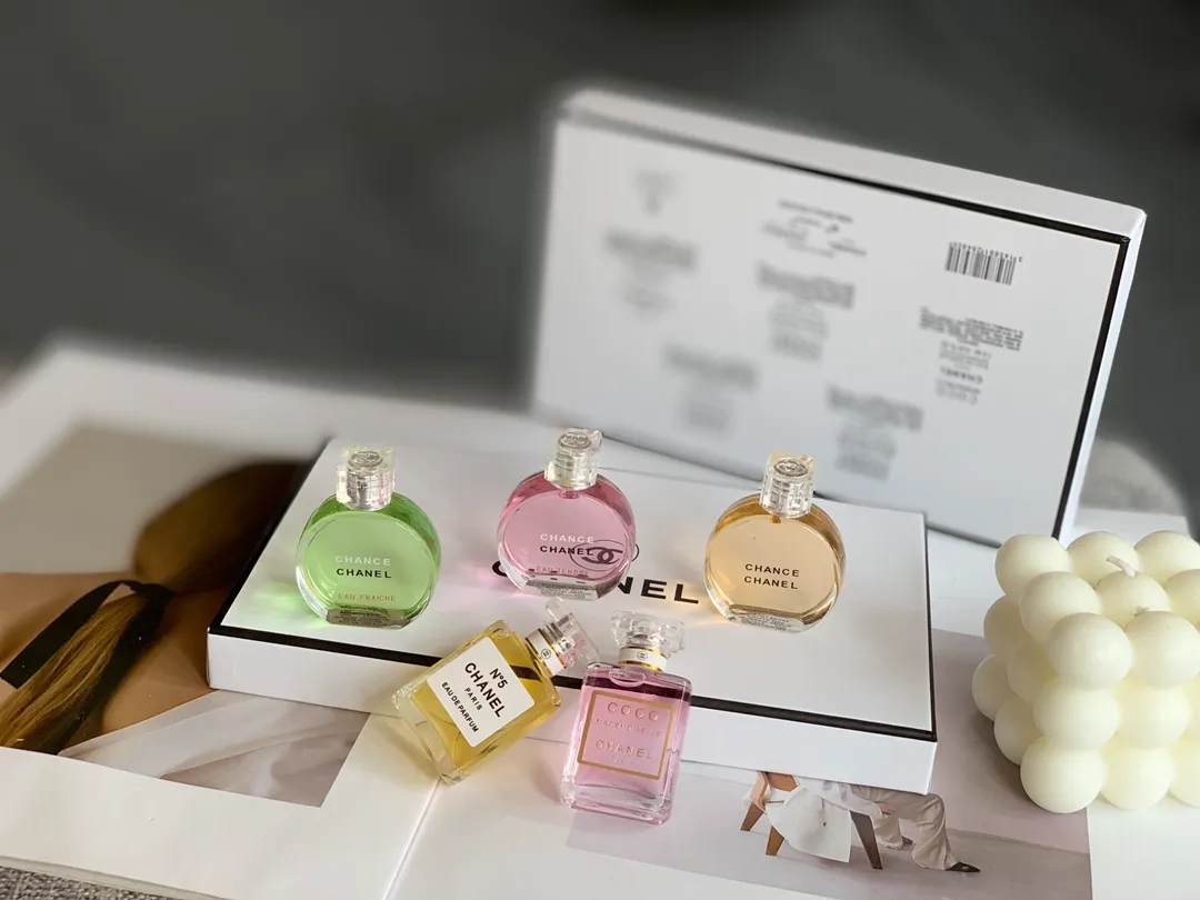 Chanel Five Piece Set Q Edition White Gift Box Chanel Five Piece Set Q Edition White Gift Box