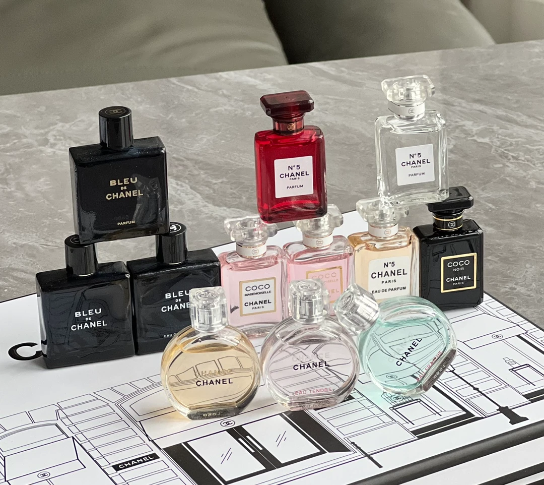 Chanel Family Portrait 12 Piece Set Q Sample Perfume Gift Box