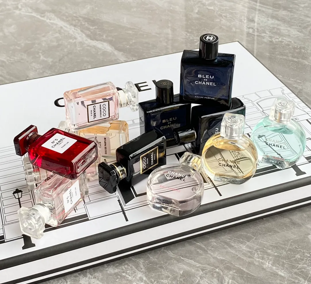 Chanel Family Portrait 12 Piece Set Q Sample Perfume Gift Box Chanel Family Portrait 12 Piece Set Q Sample Perfume Gift Box