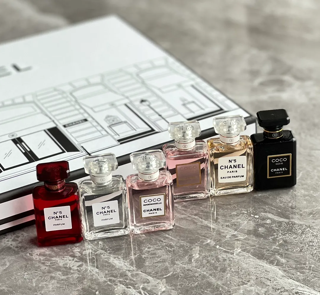 Chanel Family Portrait 12 Piece Set Q Sample Perfume Gift Box Chanel Family Portrait 12 Piece Set Q Sample Perfume Gift Box