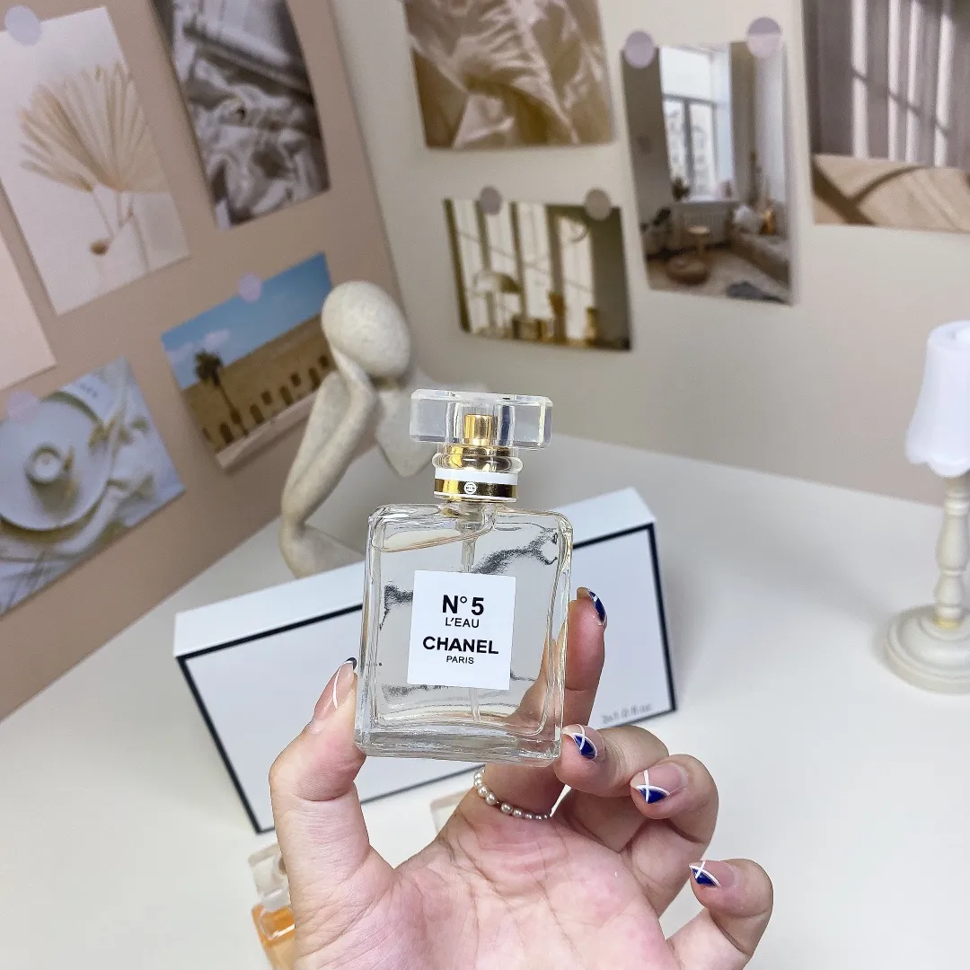 Chanel White Box Square Bottle Sample Set Of 3 Pieces, 30ml X, With Nozzle Chanel White Box Square Bottle Sample Set Of 3 Pieces, 30ml X, With Nozzle
