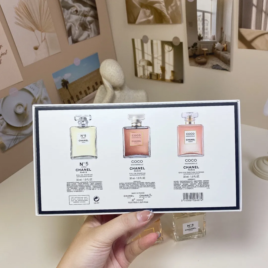 Chanel White Box Square Bottle Sample Set Of 3 Pieces, 30ml X, With Nozzle Chanel White Box Square Bottle Sample Set Of 3 Pieces, 30ml X, With Nozzle