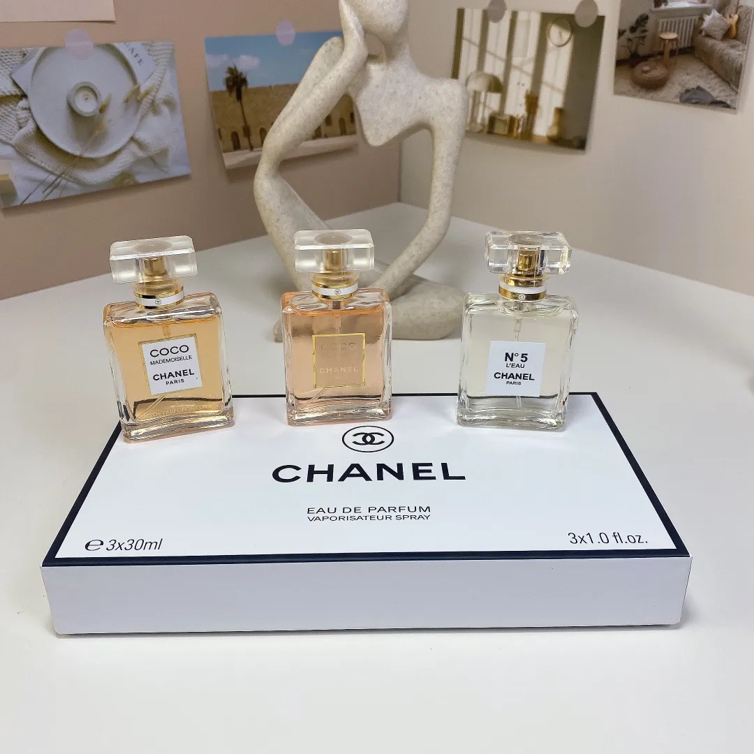 Chanel White Box Square Bottle Sample Set Of 3 Pieces, 30ml X, With Nozzle Chanel White Box Square Bottle Sample Set Of 3 Pieces, 30ml X, With Nozzle