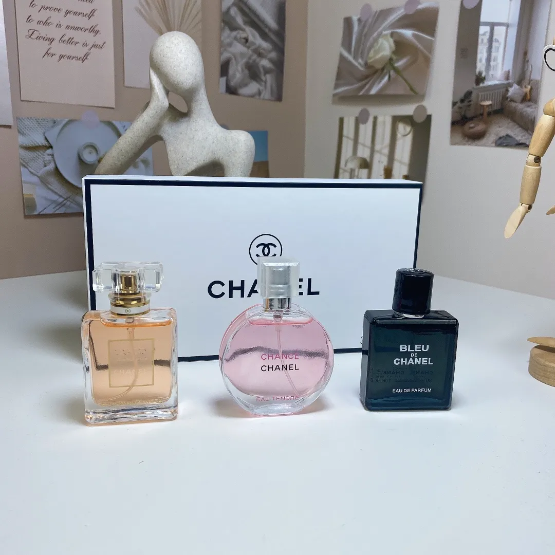 Chanel White Box Sample Set Of 3 Pieces, 30ml X, With Nozzle Chanel White Box Sample Set Of 3 Pieces, 30ml X, With Nozzle