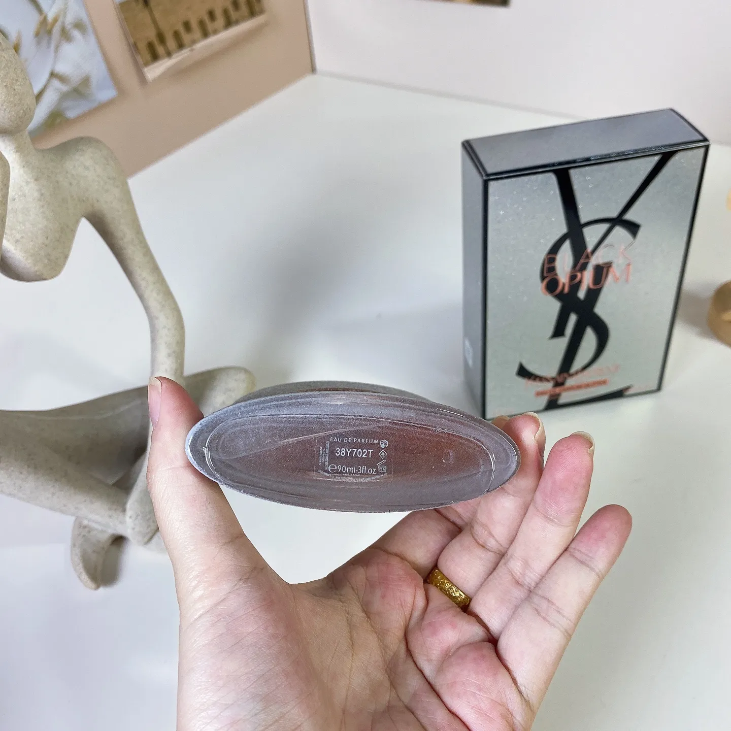 YSLYves Saint Laurent Black Opium Glitter 90ml YSLYves Saint Laurent Black Opium Glitter 90ml