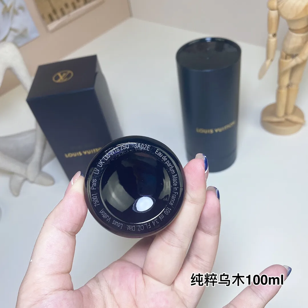Louis Vuitton Pur Oud 100ml Pure Ebony Louis Vuitton Pur Oud 100ml Pure Ebony