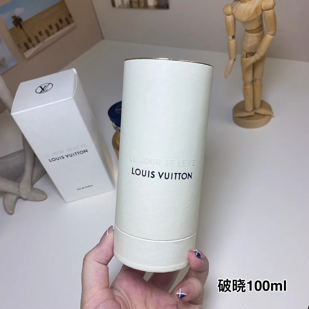 Louis Vuitton Breaking Dawn 100ml Louis Vuitton Le Jour se L è ve Louis Vuitton Breaking Dawn 100ml Louis Vuitton Le Jour se L è ve