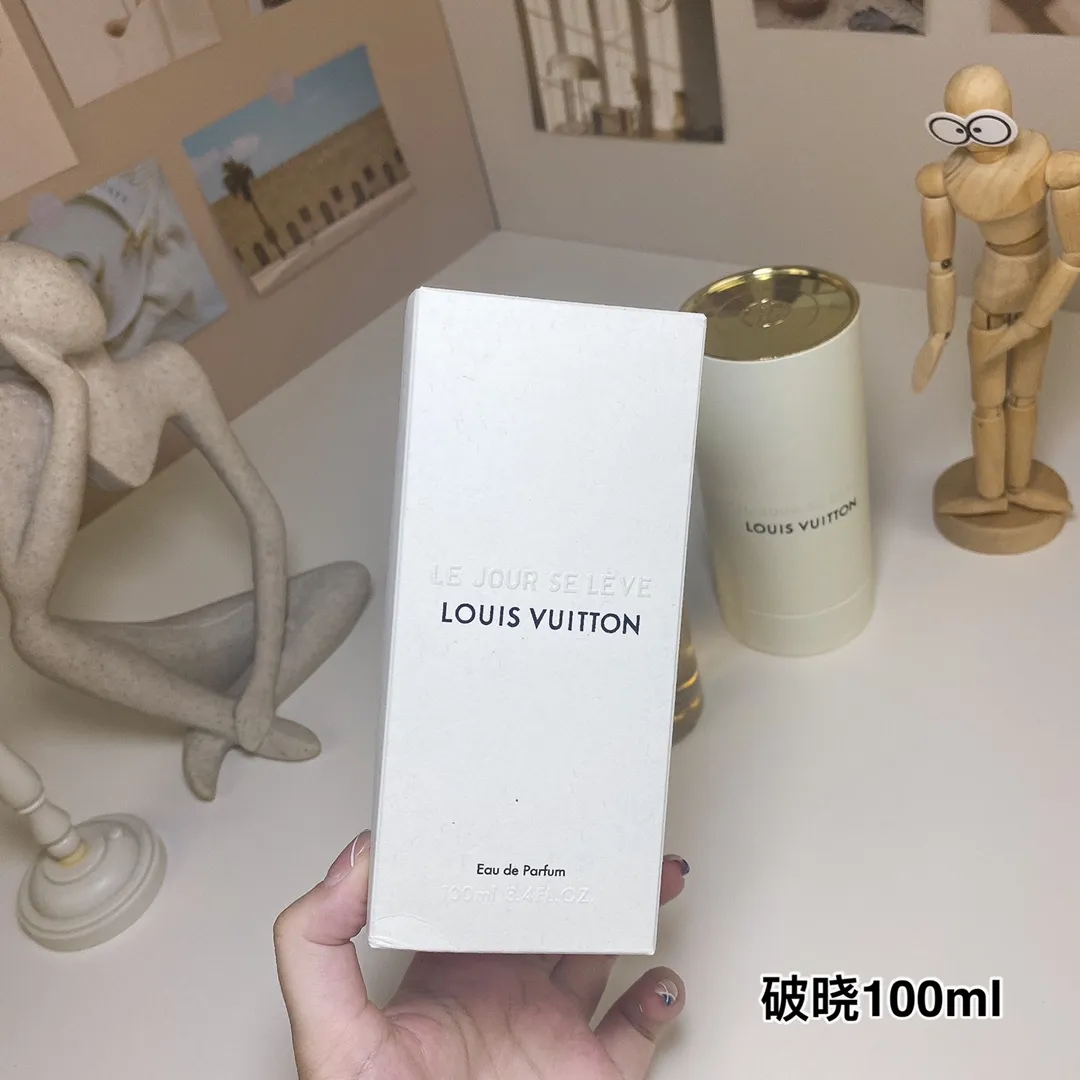 Louis Vuitton Breaking Dawn 100ml Louis Vuitton Le Jour se L è ve Louis Vuitton Breaking Dawn 100ml Louis Vuitton Le Jour se L è ve