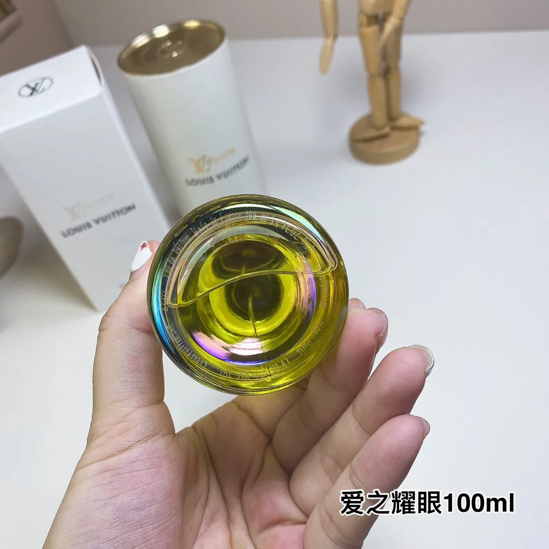 Louis Vuitton's Dazzling Love 100ml Louis Vuitton Lovers Louis Vuitton's Dazzling Love 100ml Louis Vuitton Lovers