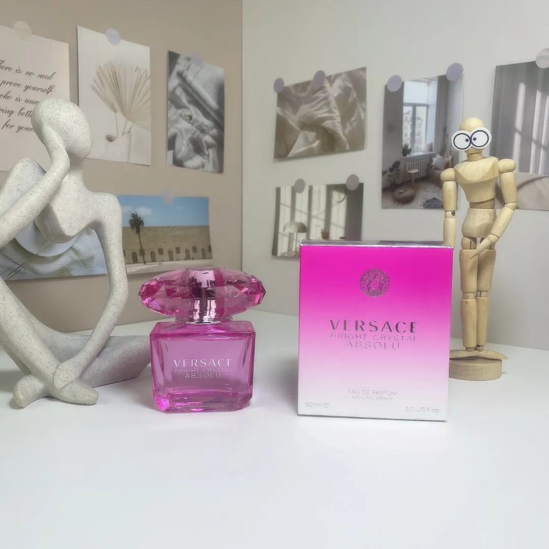 Versace New Packaging Cushion Rose Red Diamond Fragrant Love Crystal Essence) 90ml Versace New Packaging Cushion Rose Red Diamond Fragrant Love Crystal Essence) 90ml