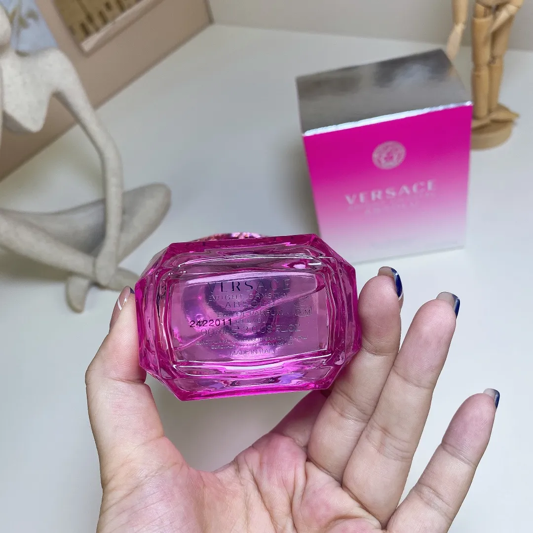 Versace New Packaging Cushion Rose Red Diamond Fragrant Love Crystal Essence) 90ml Versace New Packaging Cushion Rose Red Diamond Fragrant Love Crystal Essence) 90ml