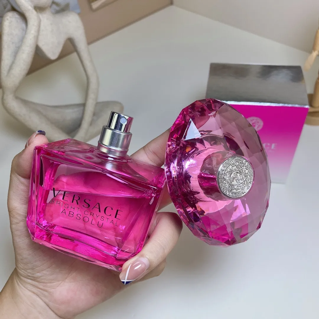 Versace New Packaging Cushion Rose Red Diamond Fragrant Love Crystal Essence) 90ml Versace New Packaging Cushion Rose Red Diamond Fragrant Love Crystal Essence) 90ml