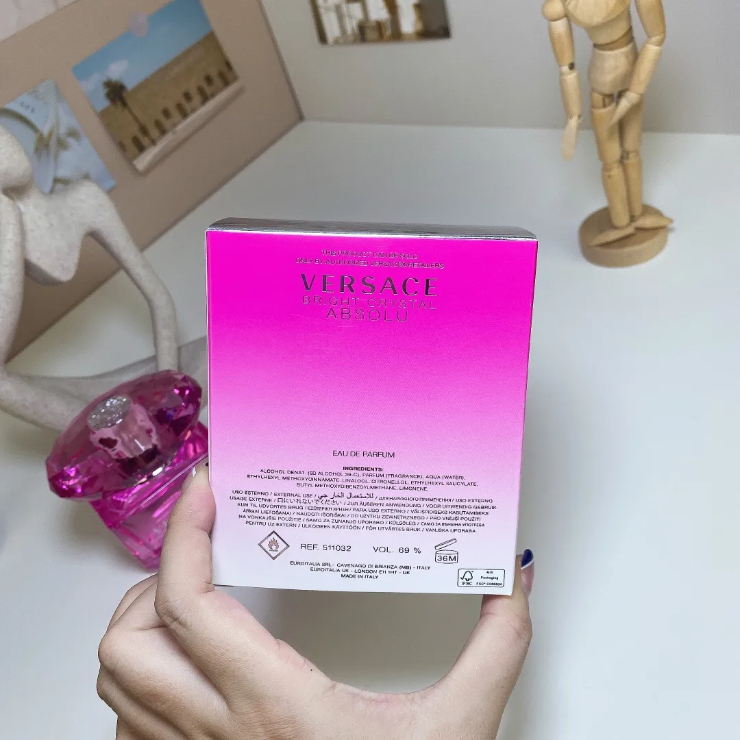 Versace New Packaging Cushion Rose Red Diamond Fragrant Love Crystal Essence) 90ml Versace New Packaging Cushion Rose Red Diamond Fragrant Love Crystal Essence) 90ml