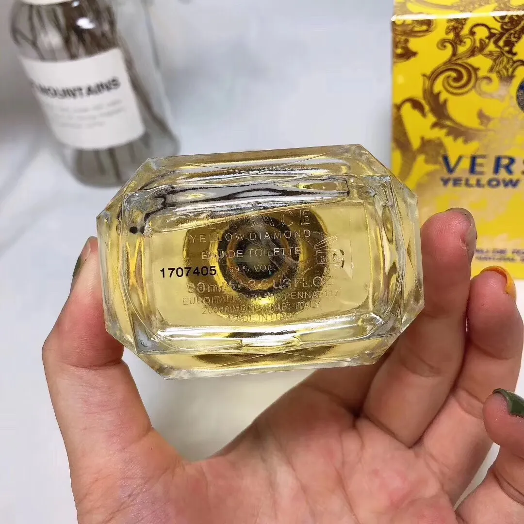 Versace Yellow Diamond Perfume 90ml Versace Yellow Diamond Perfume 90ml