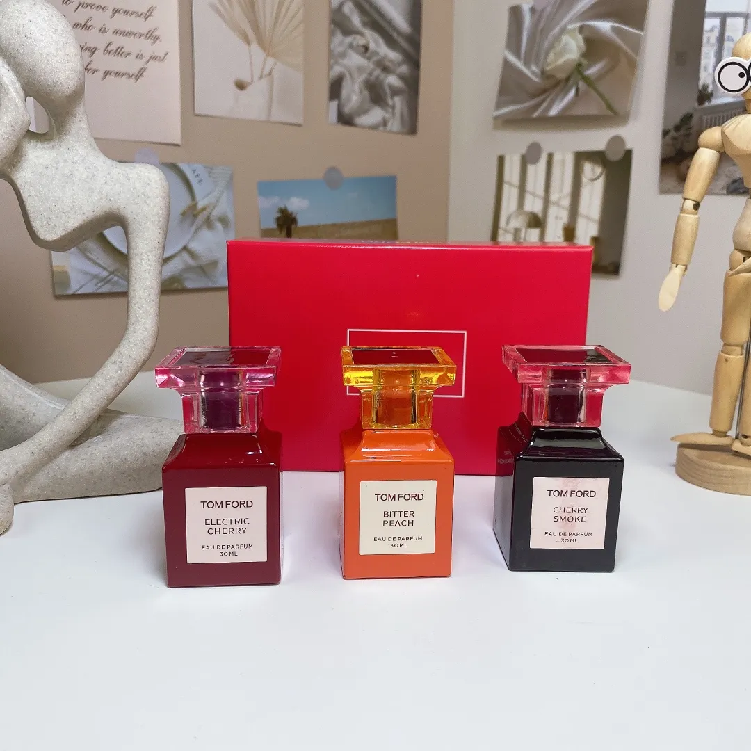 Tom Ford Red Box Sample Set Of 30ml * 3 Pieces, With Nozzle Tom Ford Red Box Sample Set Of 30ml * 3 Pieces, With Nozzle