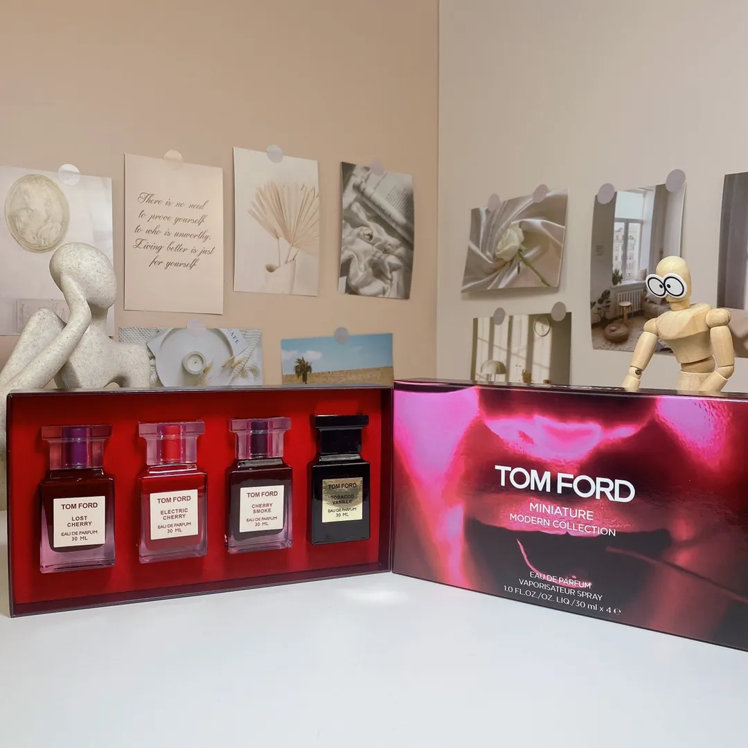 Tom Ford Cherry Sample Four Piece Set 30ml x 4 pieces, with nozzle Tom Ford Cherry Sample Four Piece Set 30ml x 4 pieces, with nozzle