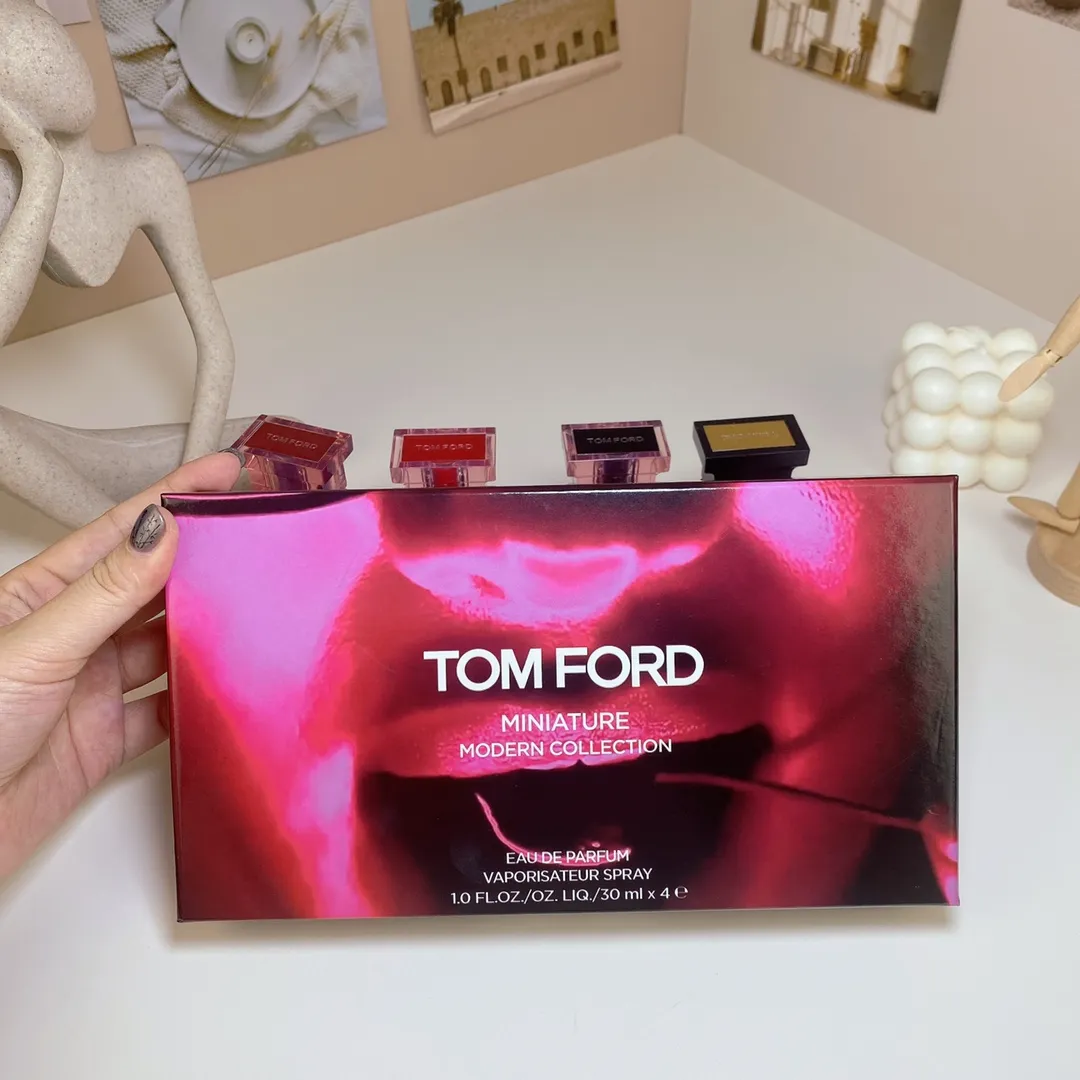 Tom Ford Cherry Sample Four Piece Set 30ml x 4 pieces, with nozzle Tom Ford Cherry Sample Four Piece Set 30ml x 4 pieces, with nozzle