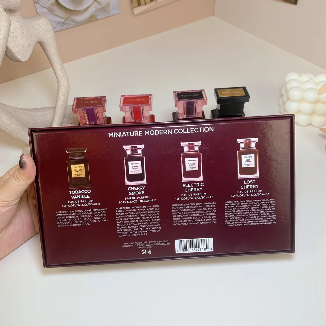 Tom Ford Cherry Sample Four Piece Set 30ml x 4 pieces, with nozzle Tom Ford Cherry Sample Four Piece Set 30ml x 4 pieces, with nozzle
