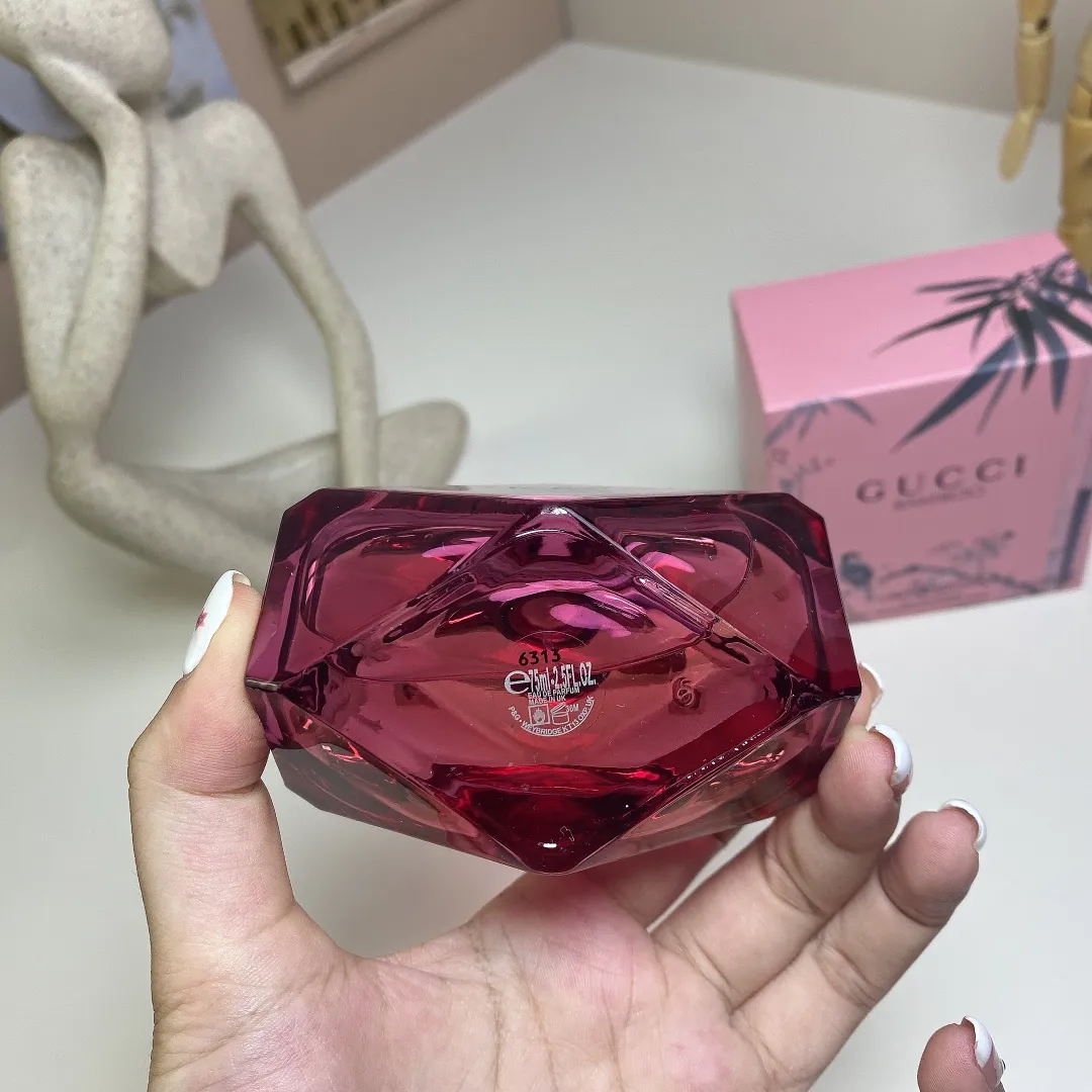 Gucci Bamboo Charm Limited Edition Red Bottle 75ml Gucci Bamboo Charm Limited Edition Red Bottle 75ml