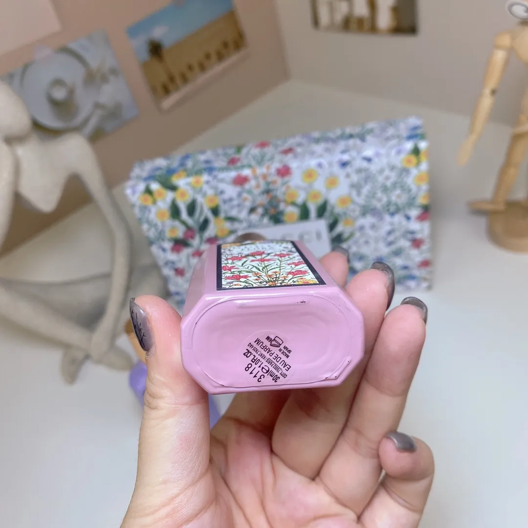 Gucci Dreamy Three Piece Set 30mlx พร้อมหัวฉีด Gucci Dreamy Three Piece Set 30mlx, With Nozzle