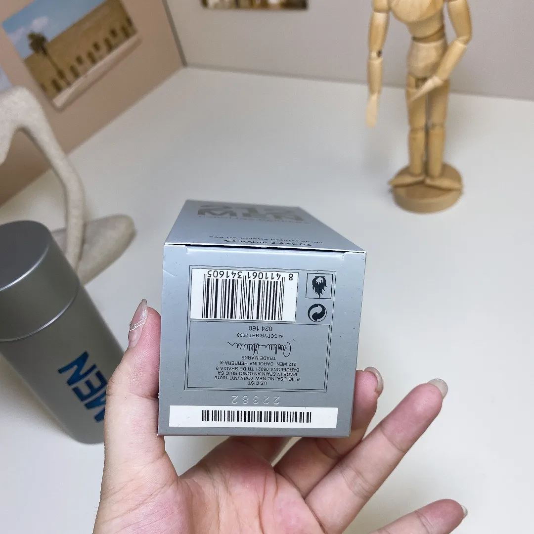 Carolina Herrera 212 Silver Bottle Men's 100ml Carolina Herrera Carolina Herrera 212 Silver Bottle Men's 100ml Carolina Herrera