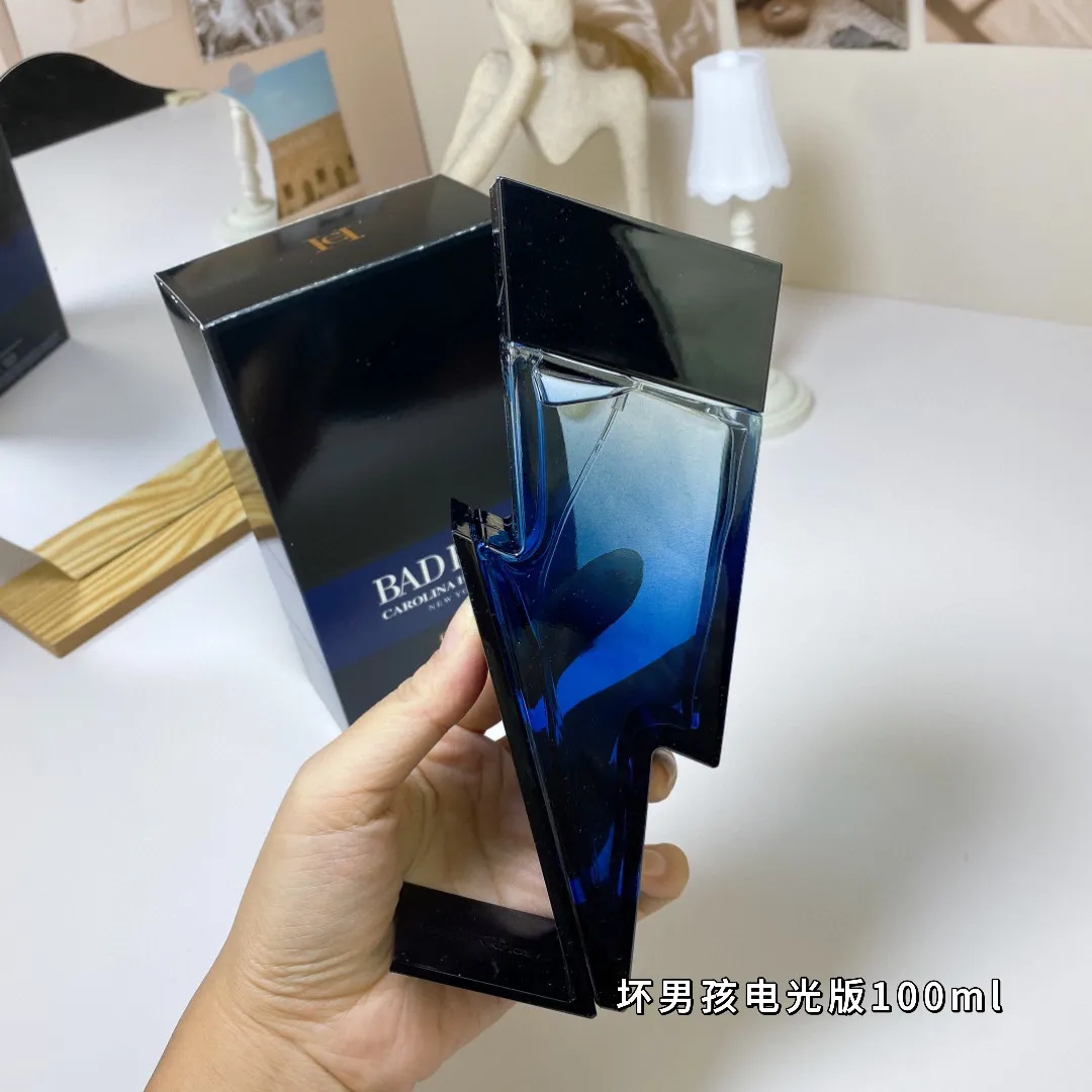 Carolina Herrera Bad Boy Cobalt Parfum Electri Electric Edition 100ml Carolina Herrera Bad Boy Cobalt Parfum Electri Electric Edition 100ml