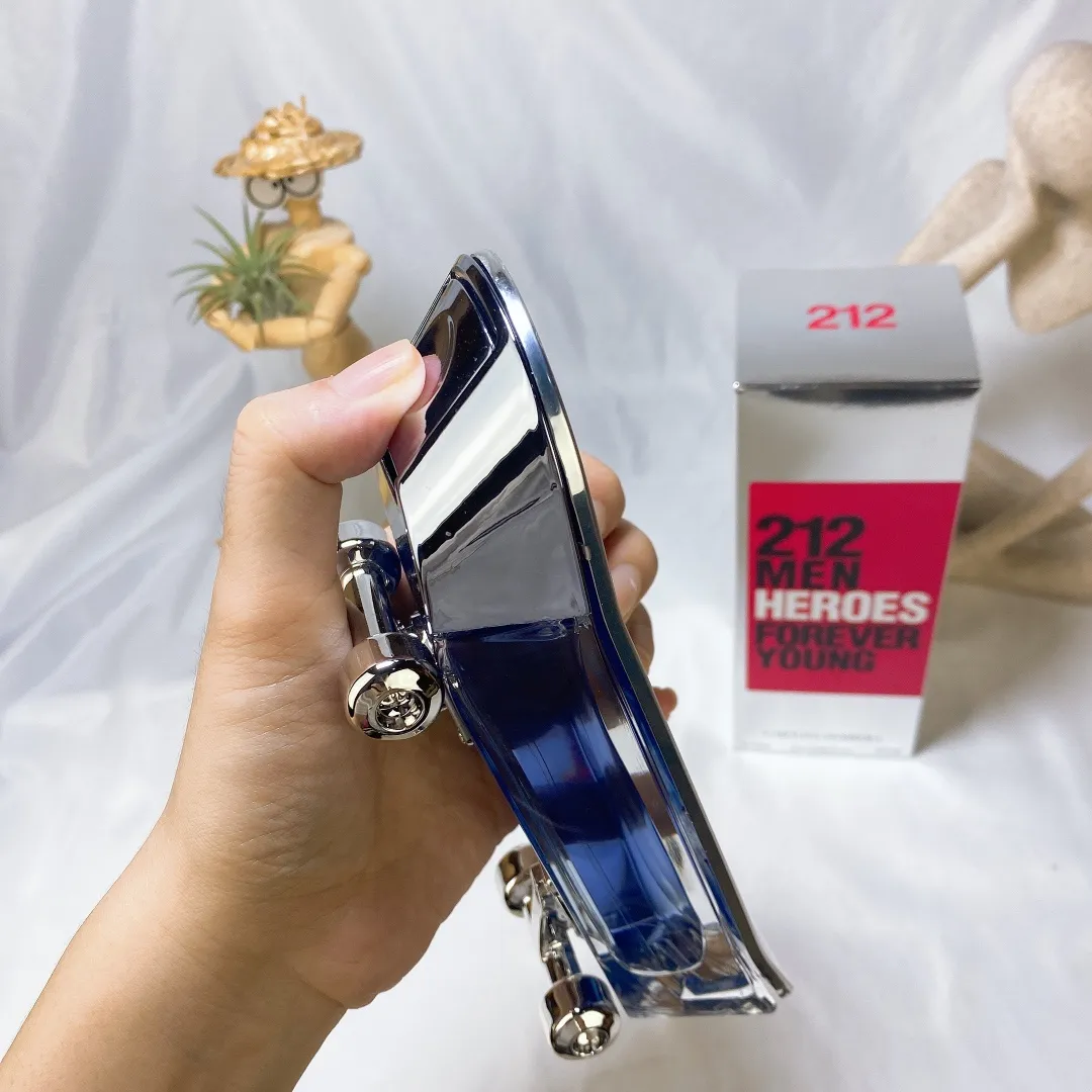 Carolina Herrera 212 En Heroes Forever Young 90ml Perfume Carolina Herrera 212 En Heroes Forever Young 90ml Perfume