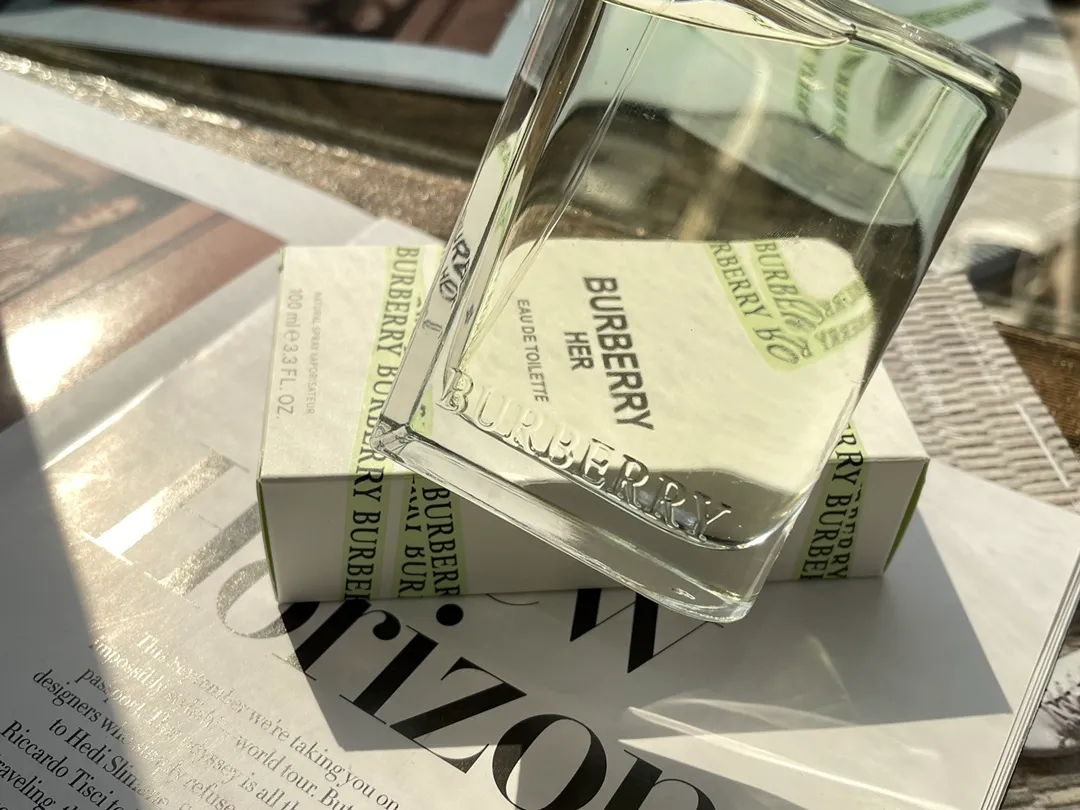 Burberry SNOW BLOSSOM 100ml Burberry SNOW BLOSSOM 100ml