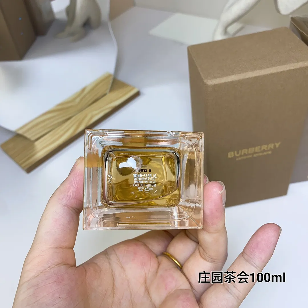 Burberry High Tea 100m1 Burberry High Tea 100m1
