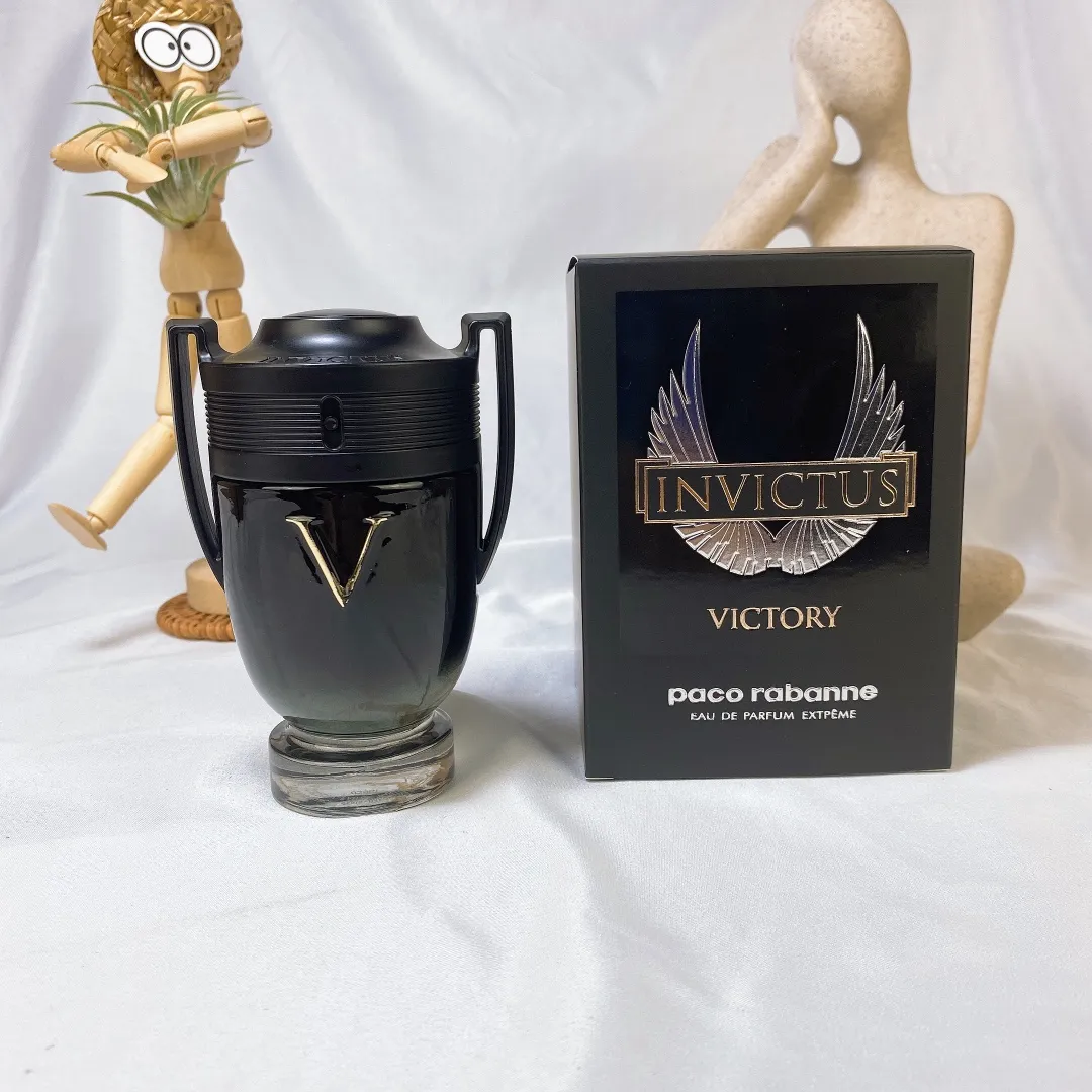 Paco Rabanne Invictus Men's Black Trophy 100ml Paco Rabanne Invictus Men's Black Trophy 100ml