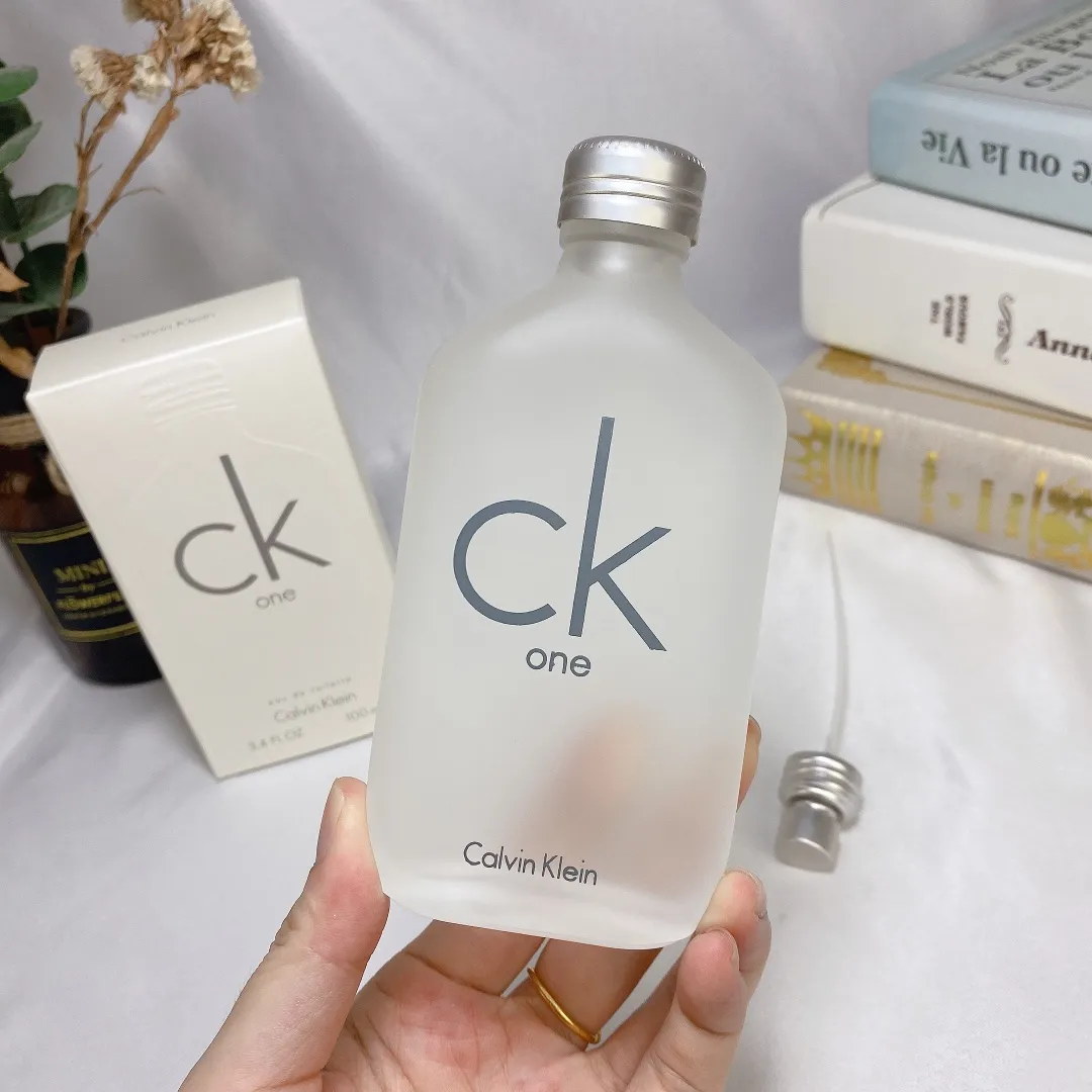 Calvin Klein Ck White Ckone Men's/women's Unisex Perfume 100ml Calvin Klein Ck White Ckone Men's/women's Unisex Perfume 100ml