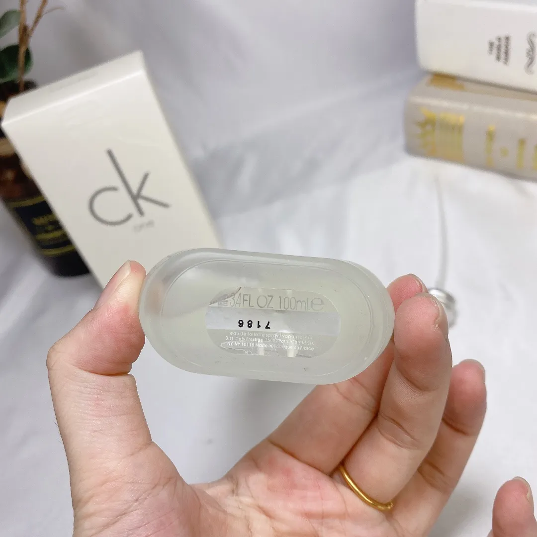 Calvin Klein Ck White Ckone Men's/women's Unisex Perfume 100ml Calvin Klein Ck White Ckone Men's/women's Unisex Perfume 100ml