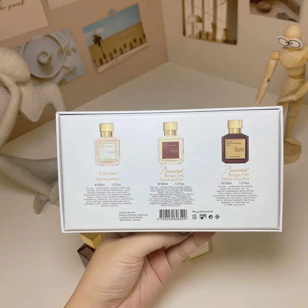 Maison Francis Kurkdjian Baccarat Sample Set Of 3 Pieces, 30ml X, With Nozzle Maison Francis Kurkdjian Baccarat Sample Set Of 3 Pieces, 30ml X, With Nozzle