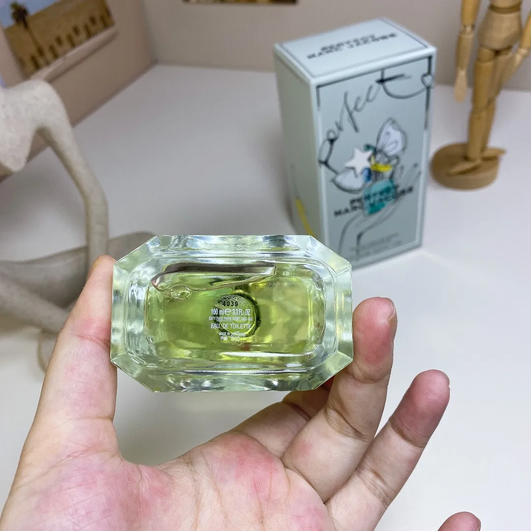 Marc Jacobs Perfect Eau de Toilette 100ml Marc Jacobs Perfect Eau de Toilette 100ml