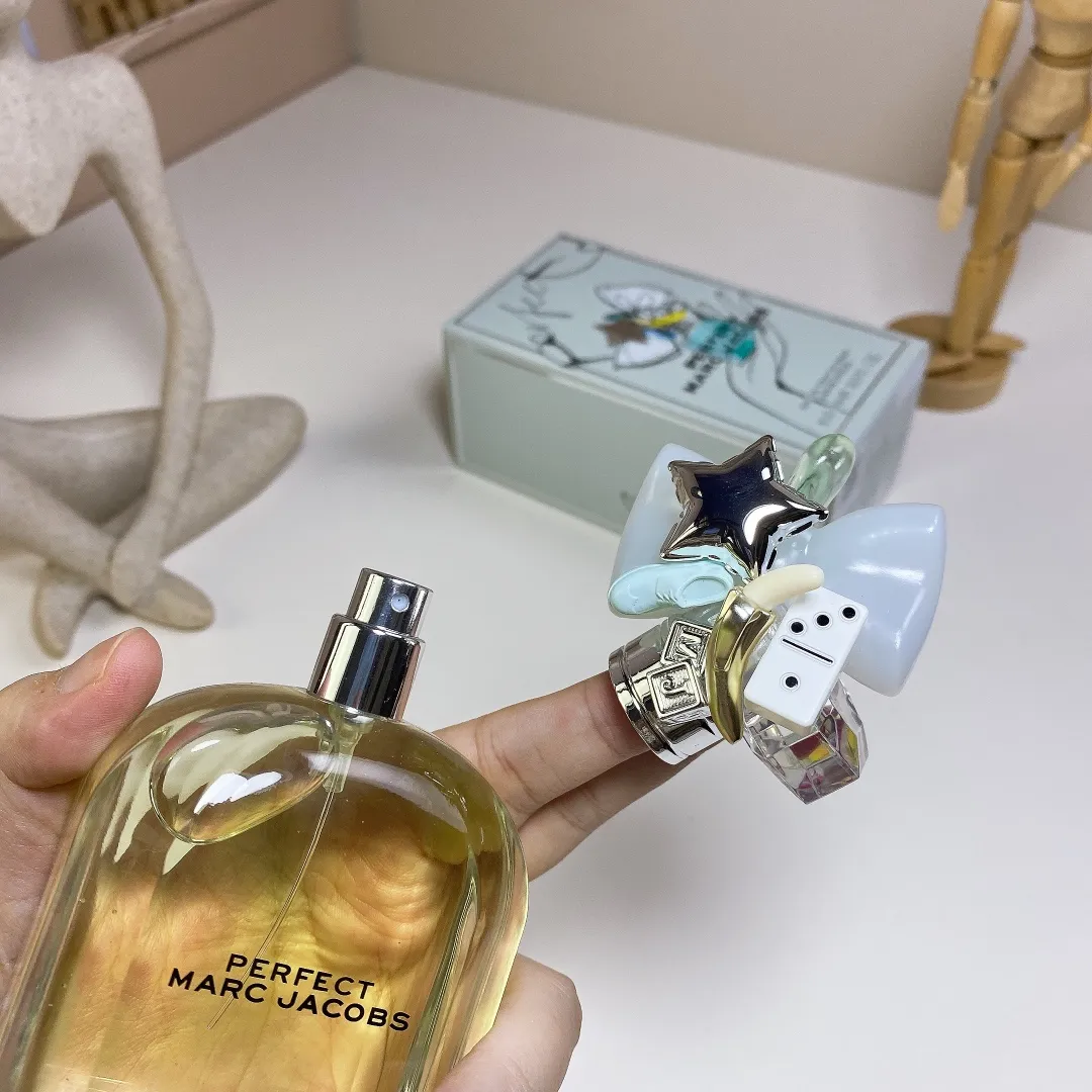 Marc Jacobs Perfect Eau de Toilette 100ml Marc Jacobs Perfect Eau de Toilette 100ml