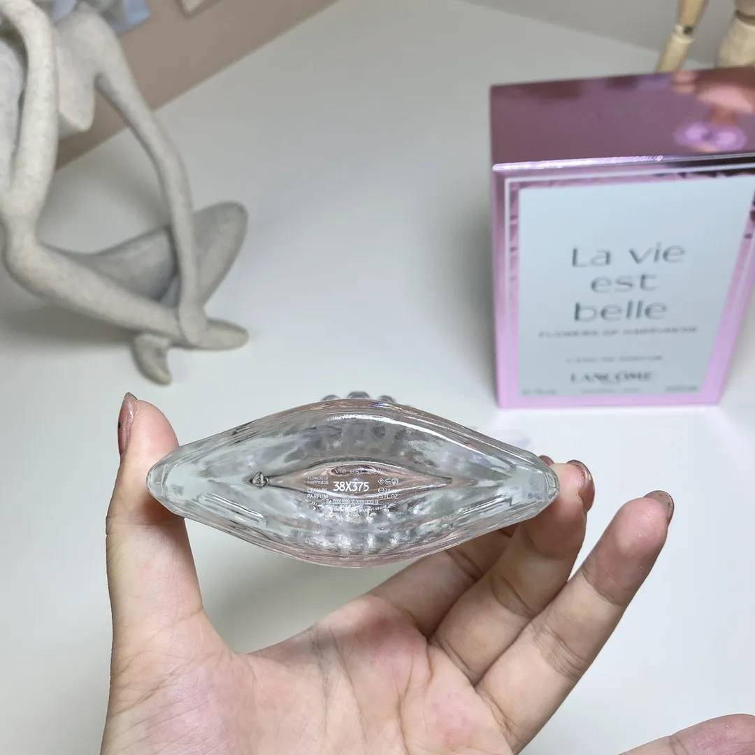 Lancome La Vie Est Belle Flowers Of Happiness 100ml Lancome La Vie Est Belle Flowers Of Happiness 100ml