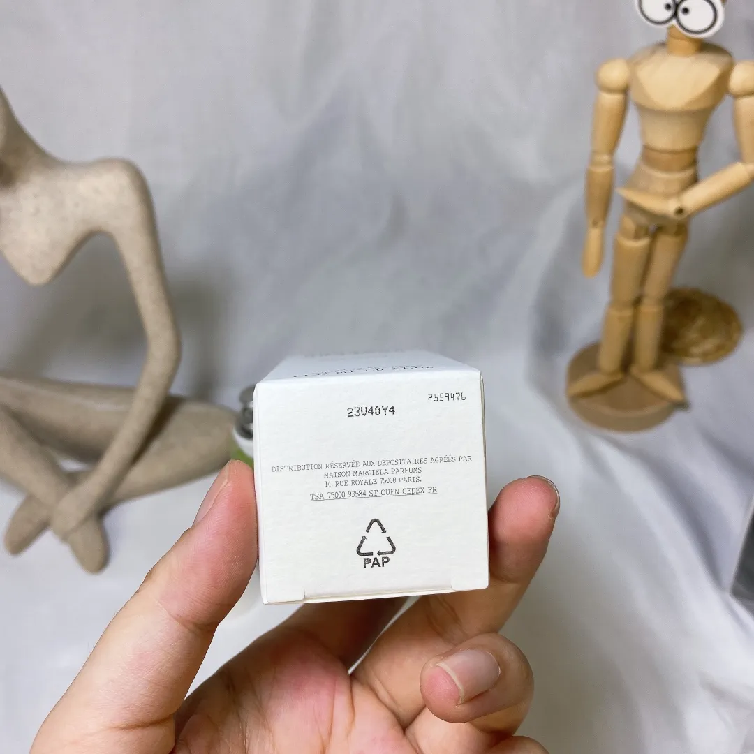 Maison Martin Margiela EDT UNTITLED 30ml Maison Martin Margiela EDT UNTITLED 30ml